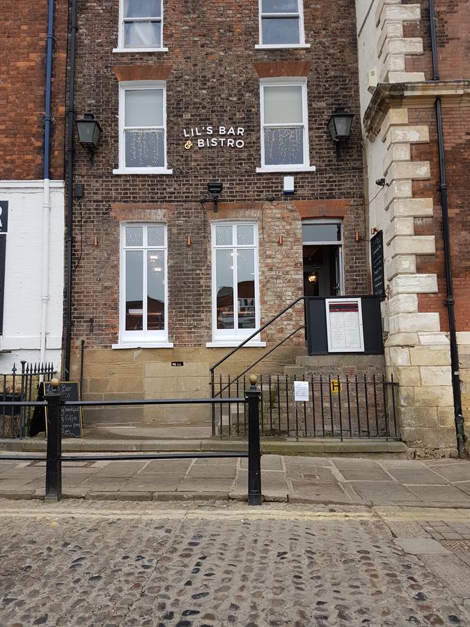 Lil'S Bar And Bistro Hotel York Exterior photo
